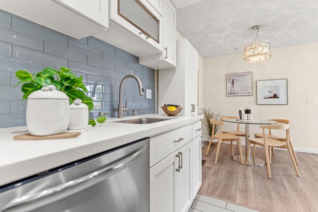 25192 Copa Del Oro Drive 104, Hayward, CA 94545