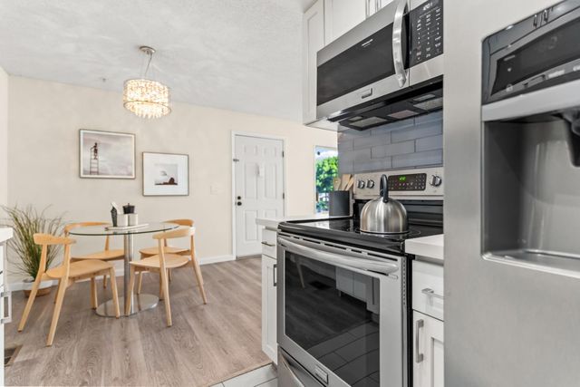 25192 Copa Del Oro Drive 104, Hayward, CA 94545