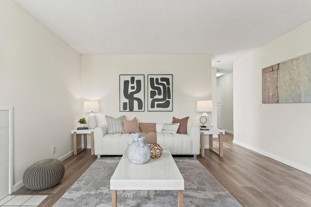 25192 Copa Del Oro Drive 104, Hayward, CA 94545