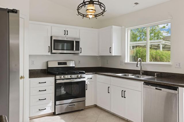 1212 Mcknight Ct, Modesto, CA 95351