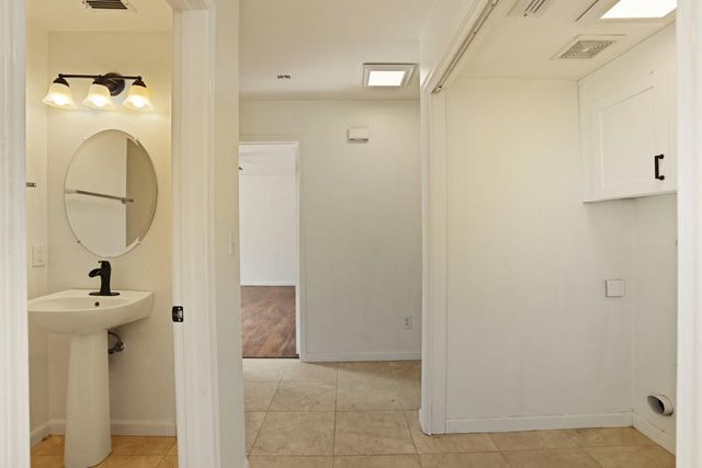 1212 Mcknight Ct, Modesto, CA 95351