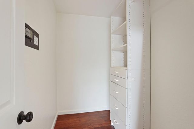 1212 Mcknight Ct, Modesto, CA 95351