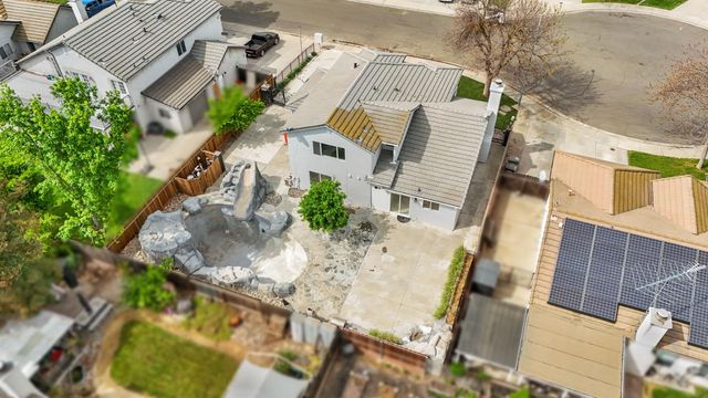 1212 Mcknight Ct, Modesto, CA 95351