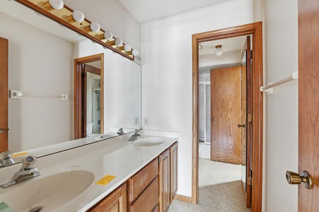 14705 Fieldcrest Lane, Burnsville, MN 55306