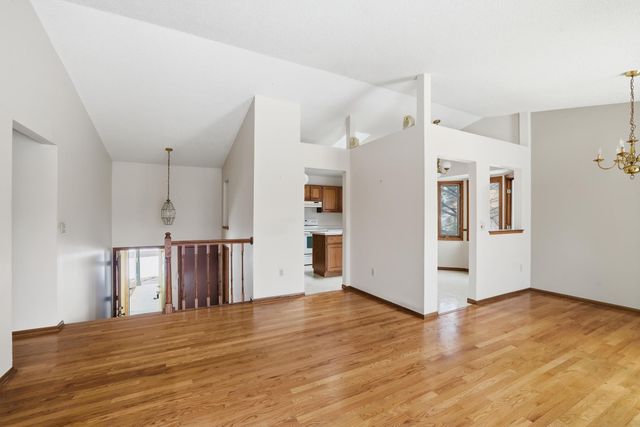 14705 Fieldcrest Lane, Burnsville, MN 55306