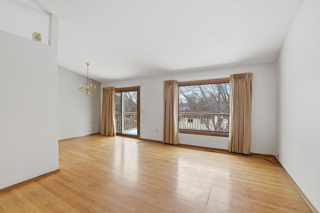 14705 Fieldcrest Lane, Burnsville, MN 55306