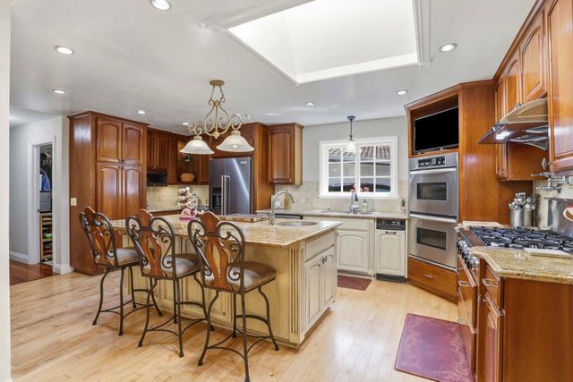 24010 Summit Woods Drive, Los Gatos, CA 95033