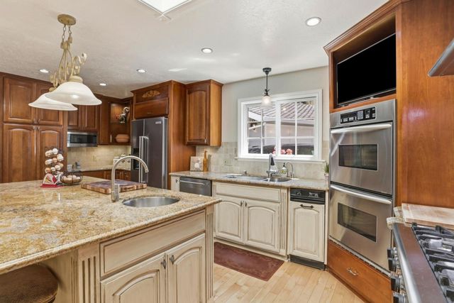 24010 Summit Woods Drive, Los Gatos, CA 95033