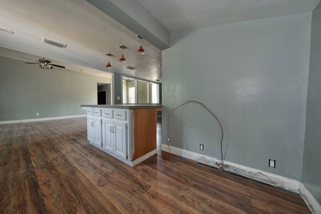 2071 W Point Tap Road, Palestine, TX 75803