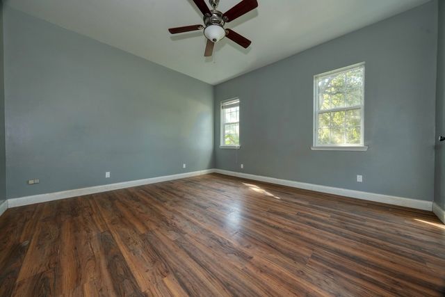 2071 W Point Tap Road, Palestine, TX 75803