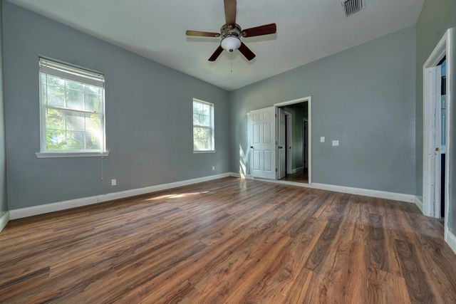 2071 W Point Tap Road, Palestine, TX 75803