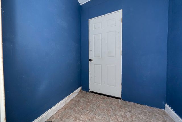 2071 W Point Tap Road, Palestine, TX 75803