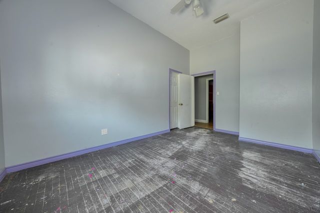 2071 W Point Tap Road, Palestine, TX 75803