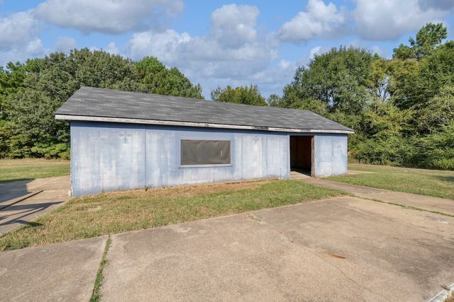 2071 W Point Tap Road, Palestine, TX 75803