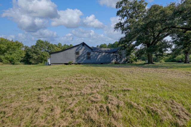 2071 W Point Tap Road, Palestine, TX 75803