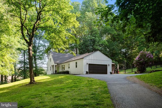 2330 HORSESHOE TRL, Chester Springs, PA 19425