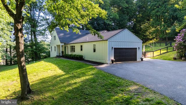 2330 HORSESHOE TRL, Chester Springs, PA 19425