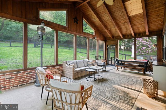 2330 HORSESHOE TRL, Chester Springs, PA 19425