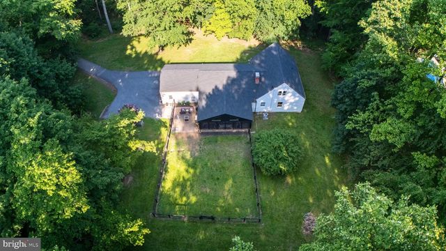 2330 HORSESHOE TRL, Chester Springs, PA 19425