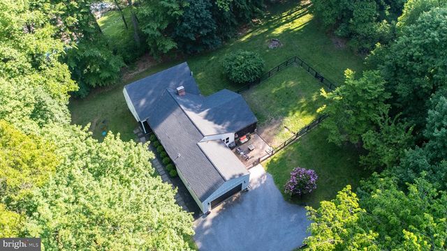2330 HORSESHOE TRL, Chester Springs, PA 19425
