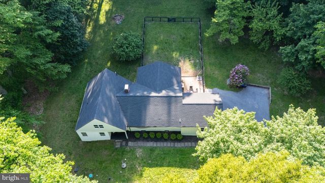 2330 HORSESHOE TRL, Chester Springs, PA 19425