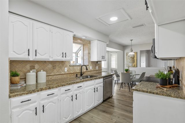 2619 Fallcreek Drive, Carrollton, TX 75006