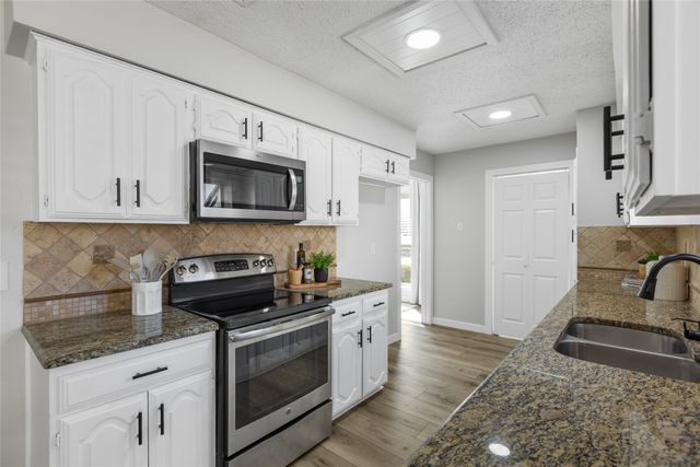 2619 Fallcreek Drive, Carrollton, TX 75006