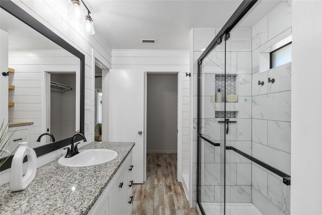 2619 Fallcreek Drive, Carrollton, TX 75006