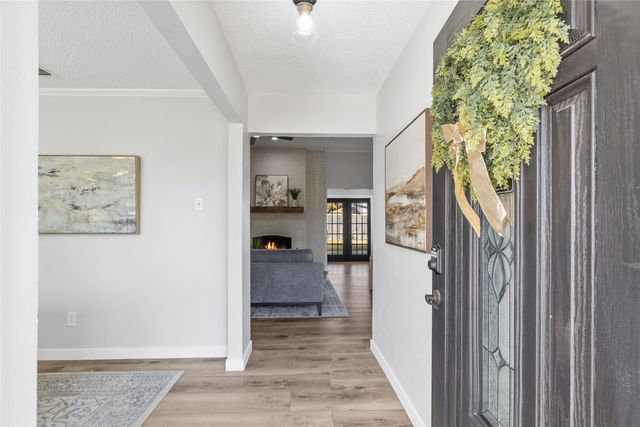 2619 Fallcreek Drive, Carrollton, TX 75006