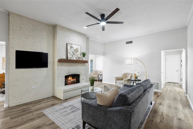 2619 Fallcreek Drive, Carrollton, TX 75006