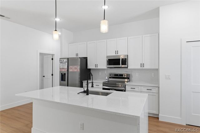 8041 N Pickinz Way, Citrus Springs, FL 34433