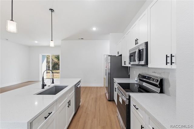 8041 N Pickinz Way, Citrus Springs, FL 34433