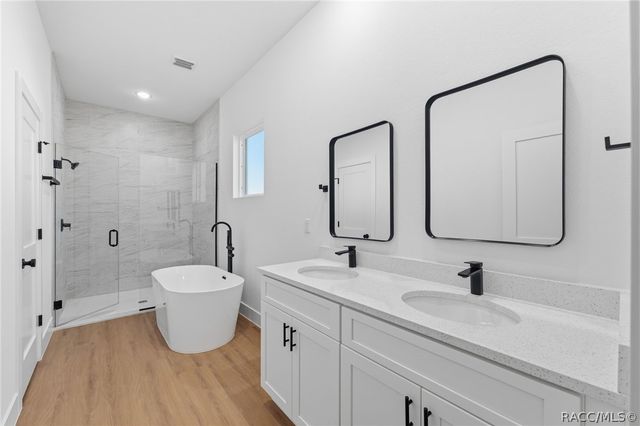 8041 N Pickinz Way, Citrus Springs, FL 34433