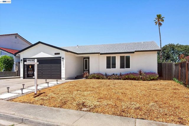 295 Iris Rd, Hercules, CA 94547