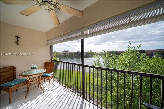 850 SW 138th Ave 411D, Pembroke Pines, FL 33027