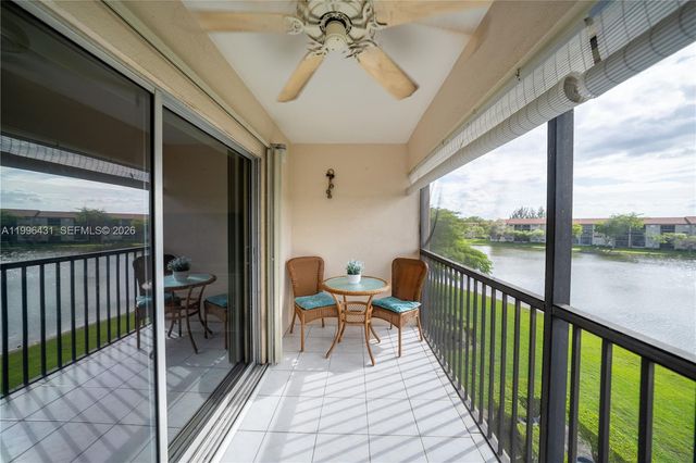 850 SW 138th Ave 411D, Pembroke Pines, FL 33027