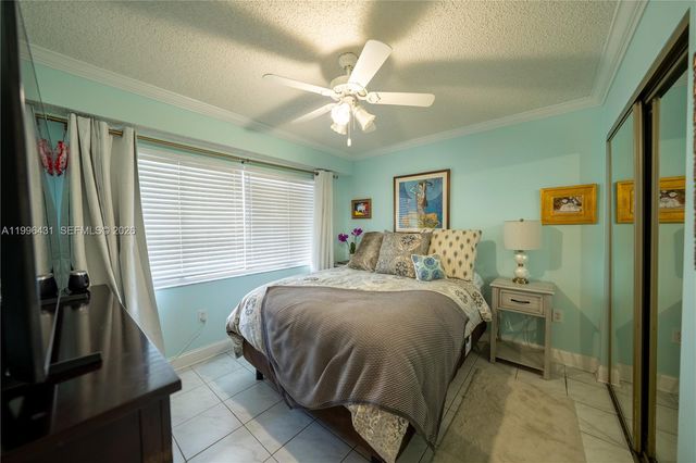 850 SW 138th Ave 411D, Pembroke Pines, FL 33027