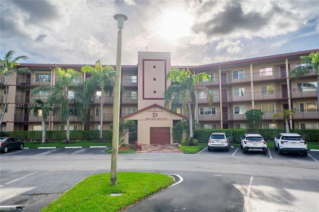 850 SW 138th Ave 411D, Pembroke Pines, FL 33027
