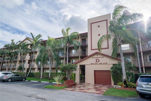 850 SW 138th Ave 411D, Pembroke Pines, FL 33027