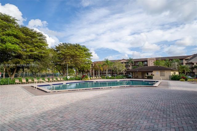 850 SW 138th Ave 411D, Pembroke Pines, FL 33027