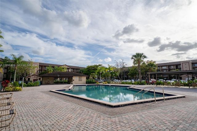 850 SW 138th Ave 411D, Pembroke Pines, FL 33027