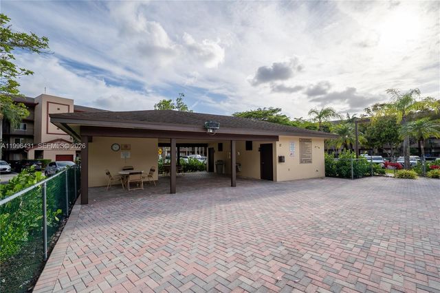 850 SW 138th Ave 411D, Pembroke Pines, FL 33027