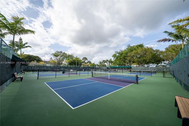 850 SW 138th Ave 411D, Pembroke Pines, FL 33027