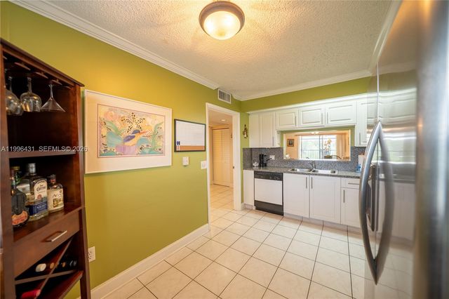 850 SW 138th Ave 411D, Pembroke Pines, FL 33027