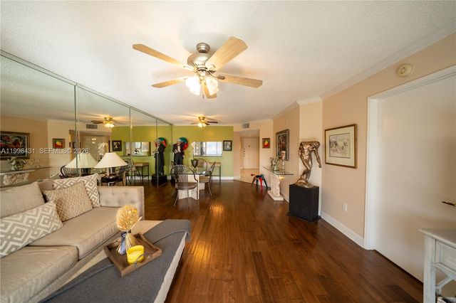 850 SW 138th Ave 411D, Pembroke Pines, FL 33027