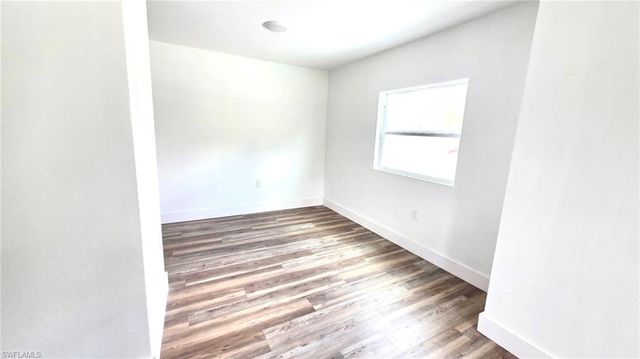 8180 Suncoast DR, North Fort Myers, FL 33917