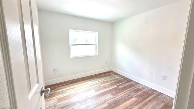 8180 Suncoast DR, North Fort Myers, FL 33917