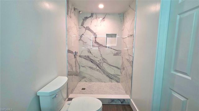 8180 Suncoast DR, North Fort Myers, FL 33917