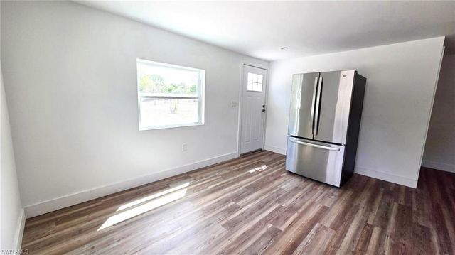 8180 Suncoast DR, North Fort Myers, FL 33917