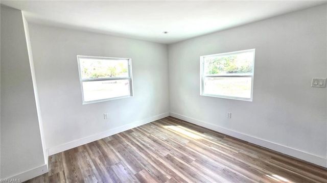 8180 Suncoast DR, North Fort Myers, FL 33917